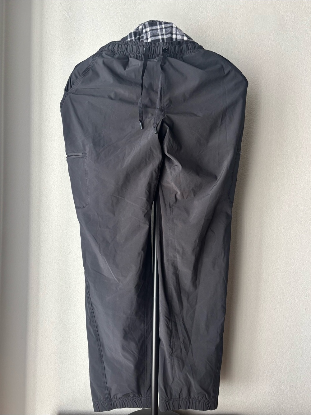 Eddie Bauer Women’s Insulated Black Drawstring Joggers